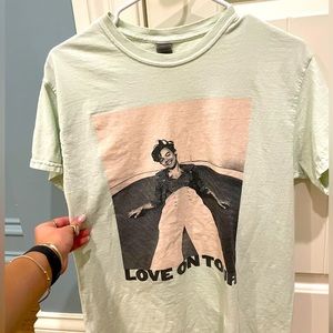 Harry Styles concert tee (Love on Tour)